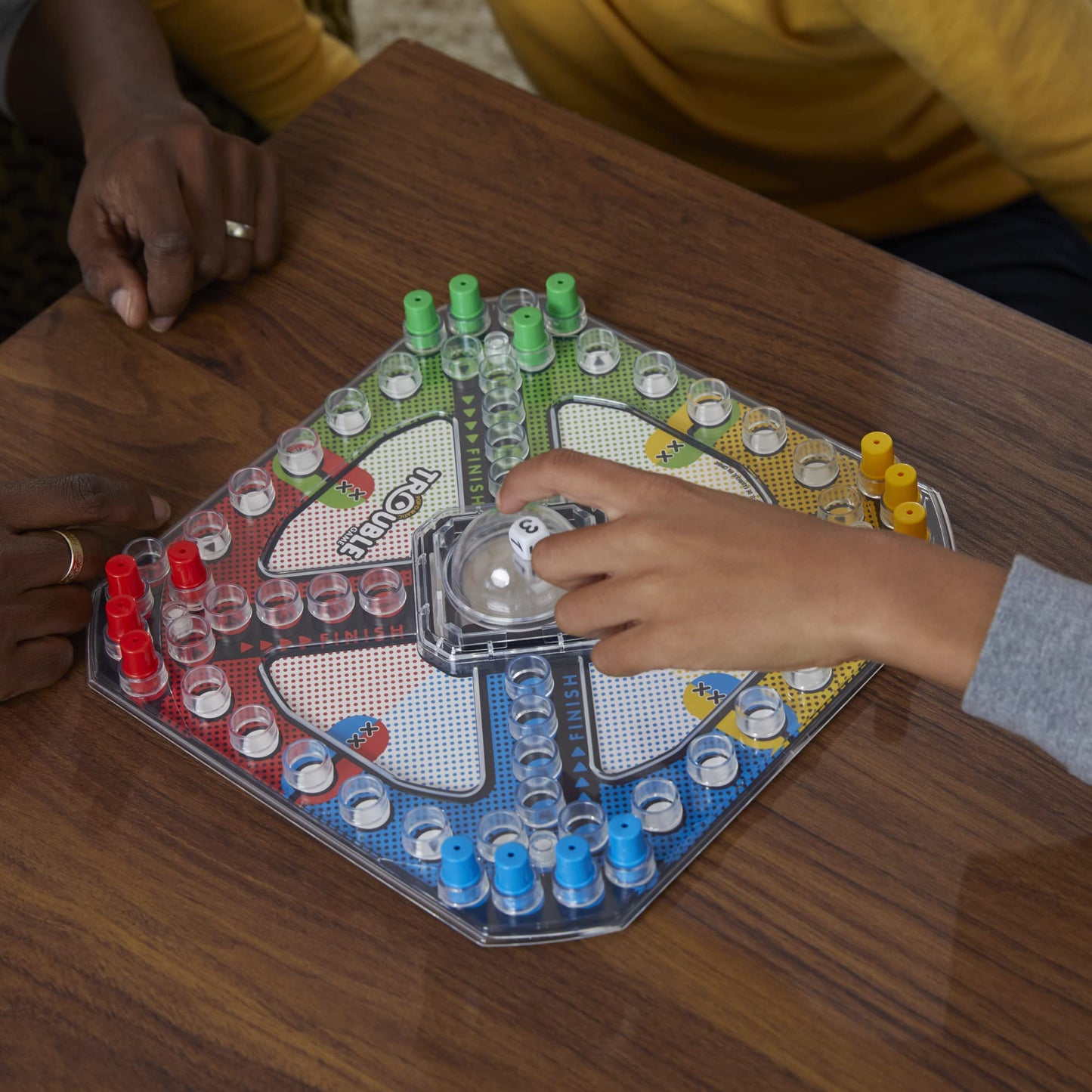 Hasbro Trouble Jeu de Société — Pop-O-Matic, Course & Stratégie, 2-4 Joueurs | Dès 5 Ans